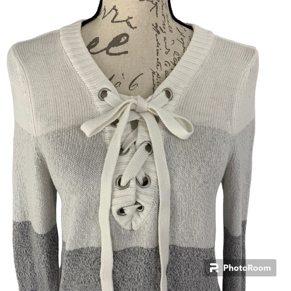 Soho Jeans New York & Company Lace-Up Front Colorblock Sweater Gray White S - Picture 2 of 6